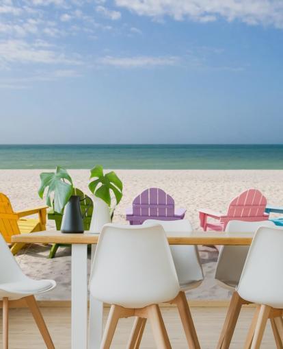 Bunte Strandkörbe auf Strandtapete