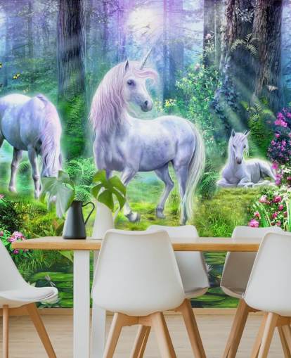 papel pintado de tres unicornios blancos brillantes en el bosque papel pintado de tres unicornios blancos brillantes en el bosque