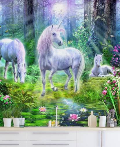 papel pintado de tres unicornios blancos brillantes en el bosque papel pintado de tres unicornios blancos brillantes en el bosque