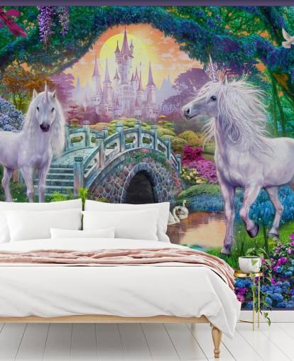 Dos unicornios blancos brillantes en un encantador y colorido papel tapiz de jardín