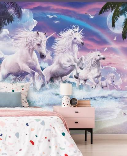 eenhoorns die uit zee lopen in pastel stranddecorbehang eenhoorns die uit zee lopen in pastel stranddecorbehang