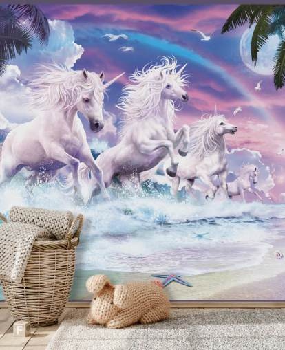 unicornios corriendo desde el mar en fondo de pantalla de playa pastel