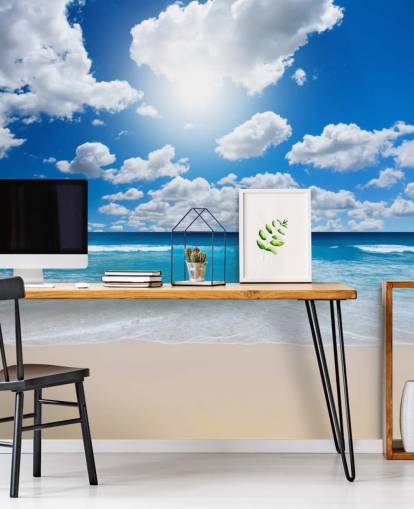 carta da parati murale blu e bianca sulla spiaggia chiamata Ocean Skies per casa, uffici, bagni e camere da letto