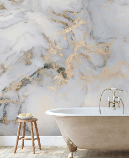 mural de papel pintado de mármol personalizable teñido de blanco y dorado llamado Decadent Marble para cocinas, baños o dormitorios