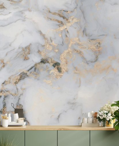papier peint mural en marbre personnalisable teinté blanc cassé et doré appelé Decadent Marble pour les cuisines, les salles de bain ou les chambres