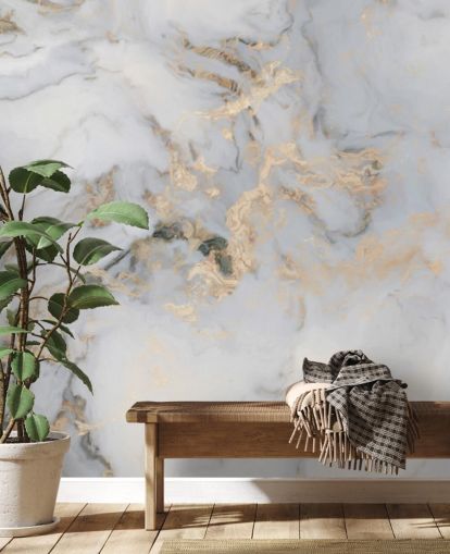 papier peint mural en marbre personnalisable teinté blanc cassé et doré appelé Decadent Marble pour les cuisines, les salles de bain ou les chambres