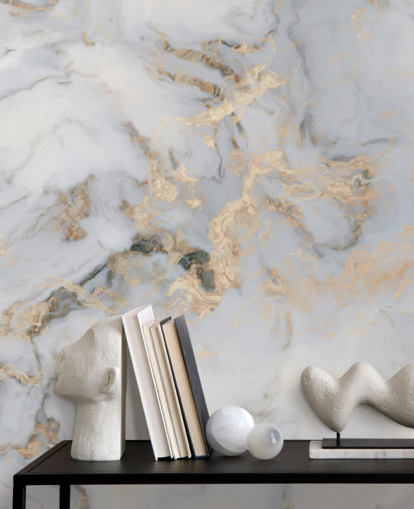 papier peint mural en marbre personnalisable teinté blanc cassé et doré appelé Decadent Marble pour les cuisines, les salles de bain ou les chambres