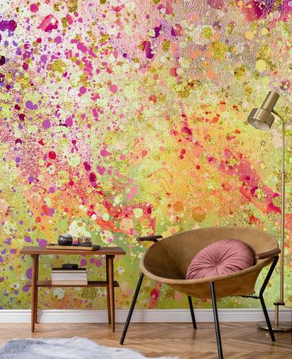 Wandbild „Burst of Joy“ von Lara Skinner mit abstrakter Spritzfarbe in Rosa, Lila und Gold für Schlafzimmer