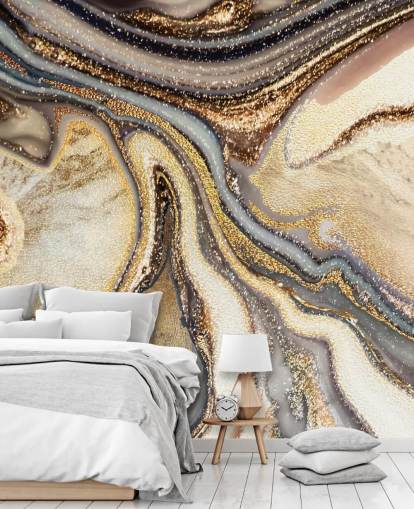 gull, brun og off-white tilpassbar geodetapetveggmaleri kalt Creamy Caramel Geode av Lara Skinner for kjøkken