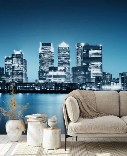 blauw-witte muurschildering van de skyline van Londen genaamd Canary Wharf uit Greenwich voor kantoren blauw-witte muurschildering van de skyline van Londen genaamd Canary Wharf uit Greenwich voor kantoren