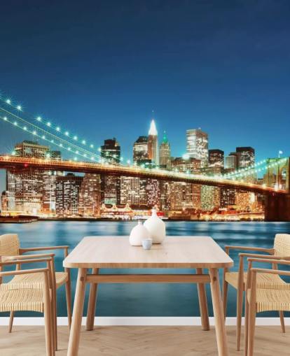 Blaues, personalisierbares New Yorker Tapeten-Wandbild namens Brooklyn Bridge at Night für Wohnzimmer