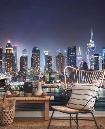 mural oscuro personalizable de papel pintado de Nueva York llamado New York Manhattan Skyline at Night para oficinas y salas de estar