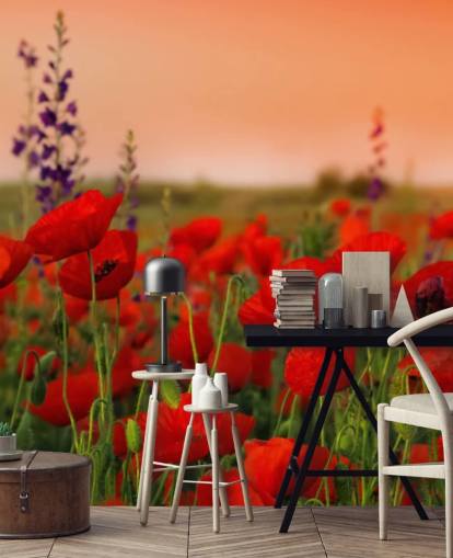 Mohnblumen und lila Blumen-Tapete