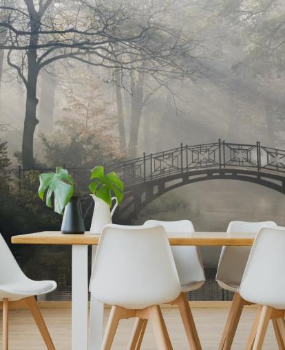 parco alberato nebbioso e calmo con carta da parati fiume e ponte