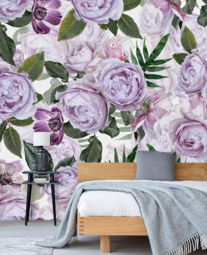 pivoines violettes avec des feuilles vertes sur fond blanc papier peint