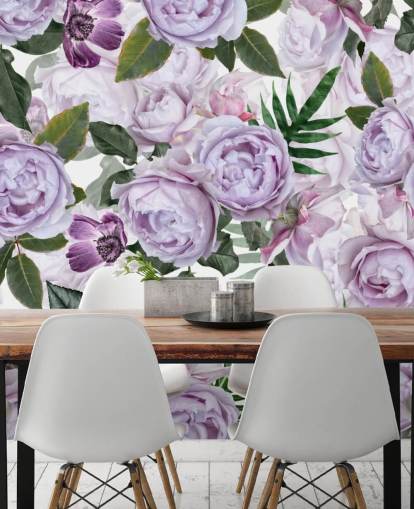 pivoines violettes avec des feuilles vertes sur fond blanc papier peint