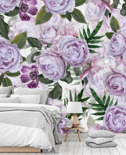 pivoines violettes avec des feuilles vertes sur fond blanc papier peint