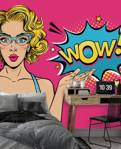 carta da parati pop art rosa, blu e gialla Lady Saying Wow