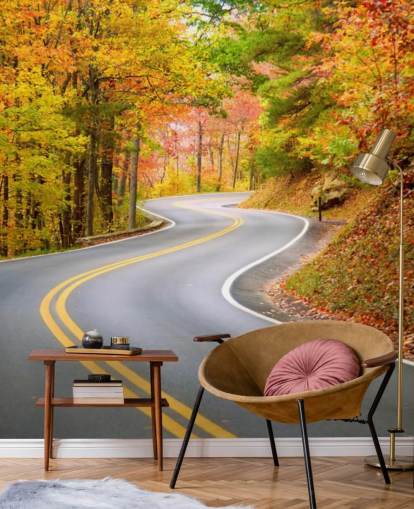 Carta da parati stradale che attraversa l'autunno