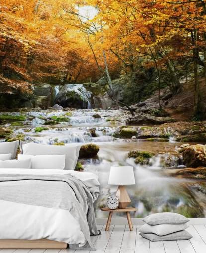 mural de papel pintado con forma de cascada y bosque llamado Cascada de Otoño Natural para dormitorios y salones