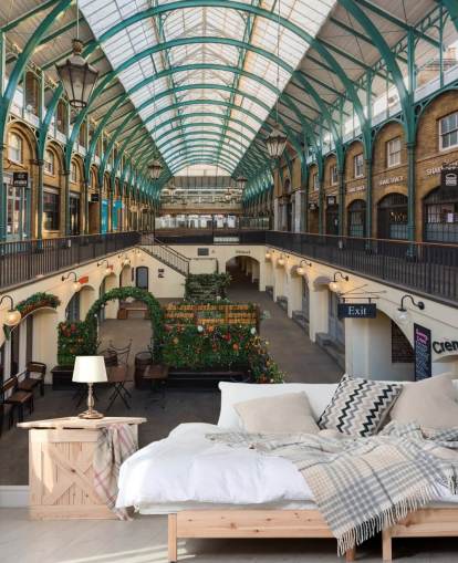 giardino convento in carta da parati lockdown