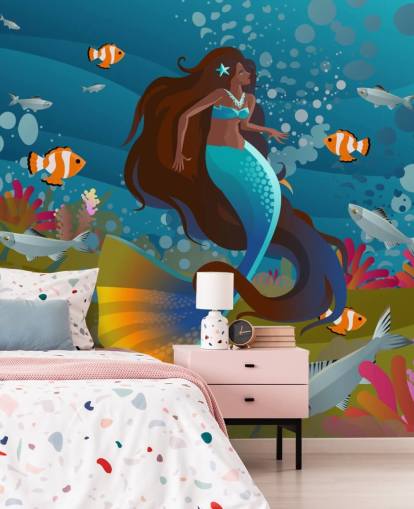 sirena con coda blu con pesce e carta da parati corallo
