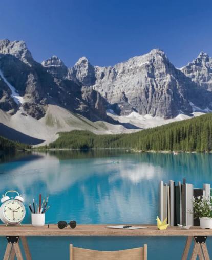 blauwe op maat gemaakte meer- en bergmuurschildering genaamd Lake Moraine in Banff National Park voor kantoren