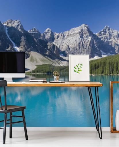 blå tilpasset innsjø- og fjelltapet veggmaleri kalt Lake Moraine i Banff nasjonalpark for kontorer