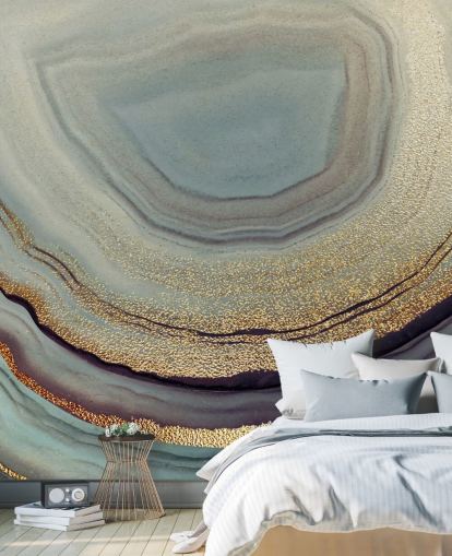 mural de pared con geodas doradas y grises llamado Gold Dust Grey Marble de Lara Skinner para salas de estar, dormitorios y cocinas