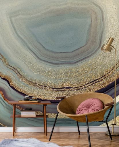 mural de pared con geodas doradas y grises llamado Gold Dust Grey Marble de Lara Skinner para salas de estar, dormitorios y cocinas