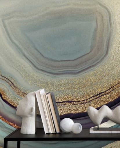 mural de pared con geodas doradas y grises llamado Gold Dust Grey Marble de Lara Skinner para salas de estar, dormitorios y cocinas