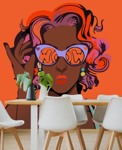 sfondo arancione, bella signora nera con capelli viola e occhiali da sole pop art carta da parati sfondo arancione, bella signora nera con capelli viola e occhiali da sole pop art carta da parati