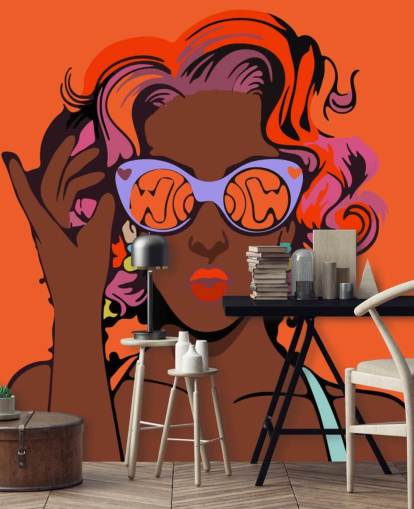 fondo naranja, hermosa dama negra con pelo morado y gafas de sol papel pintado pop art