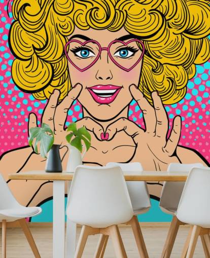 menina de cabelos loiros encaracolados fazendo um coração de amor com as mãos papel de parede retro menina de cabelos loiros encaracolados fazendo um coração de amor com as mãos papel de parede retro