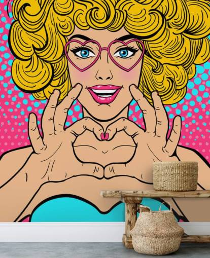 chica de pelo rubio rizado haciendo un corazón de amor con las manos fondo de pantalla retro