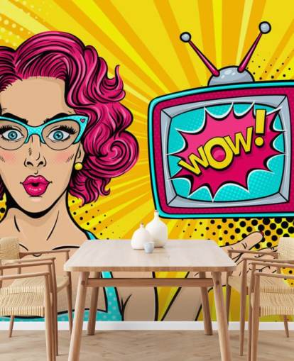 mulher retrô de cabelo rosa usando óculos com tv dizendo uau no mural de parede de tela