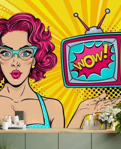 mujer retro de pelo rosa con gafas y tv diciendo wow en el mural de la pared de la pantalla mujer retro de pelo rosa con gafas y tv diciendo wow en el mural de la pared de la pantalla