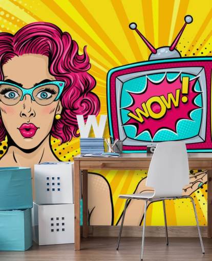 femme rétro aux cheveux roses portant des lunettes avec télévision disant wow sur le mur de l'écran femme rétro aux cheveux roses portant des lunettes avec télévision disant wow sur le mur de l'écran