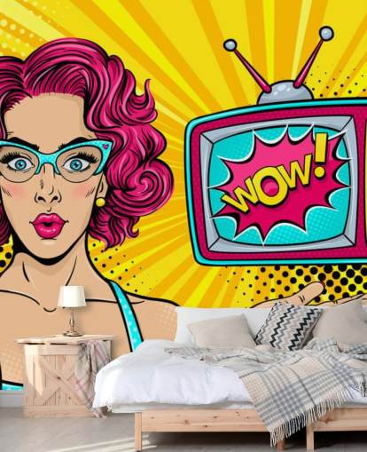 mujer retro de pelo rosa con gafas y tv diciendo wow en el mural de la pared de la pantalla