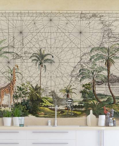 giraff, zebra och tropisk fågel i västafrikansk djungel mot en vintage karta bakgrundsbild giraff, zebra och tropisk fågel i västafrikansk djungel mot en vintage karta bakgrundsbild