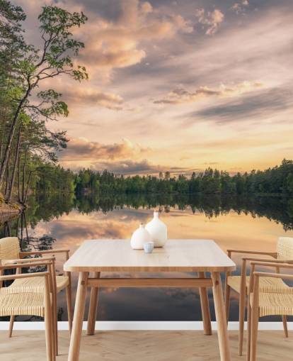 Mural de pared del lago tarmsjön, Suecia, con reflejos