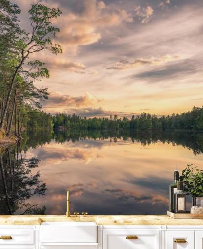 Mural de parede do lago tarmsjön, Suécia, com reflexões