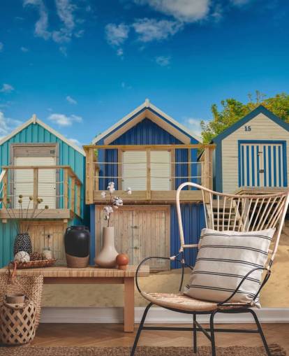 blue beach huts wallpaper