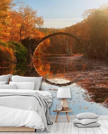 Decorazione murale «Autumn Lake» di 1x, motivo: bosco arancione con ponte in pietra, fotografia per cucine, bagni e camere da letto
