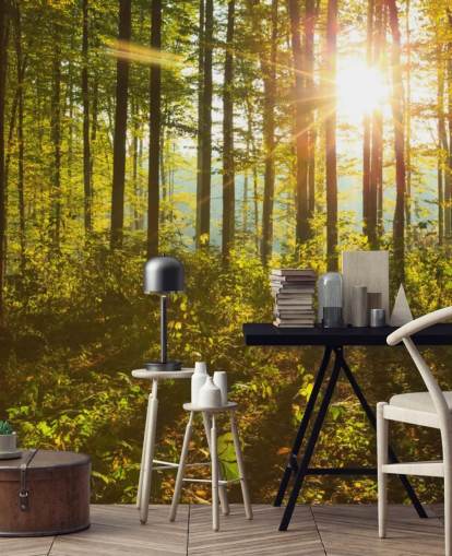 grüne und braune Waldtapete namens Forest Sunlight für Schlafzimmer, Heimbüros und Esszimmer