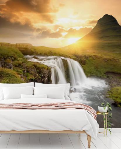papier peint mural en forme de cascade personnalisable orange et vert appelé Icelandic Waterfall Sunset pour les spas, les chambres et les salles de bains papier peint mural en forme de cascade personnalisable orange et vert appelé Icelandic Waterfall Sunset pour les spas, les chambres et les salles de bains