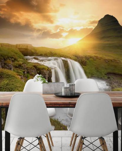 mural de papel pintado de cascada personalizable naranja y verde llamado Icelandic Waterfall Sunset para spas, dormitorios y baños mural de papel pintado de cascada personalizable naranja y verde llamado Icelandic Waterfall Sunset para spas, dormitorios y baños