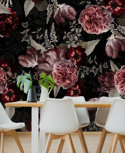 mørk floral peon i rosa tapet