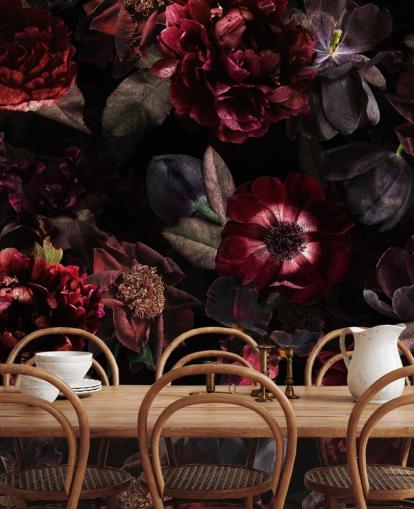 carta da parati murale floreale scura rosa e viola chiamata Dark Bouquet di Uta Naumann per camere da letto e salotti