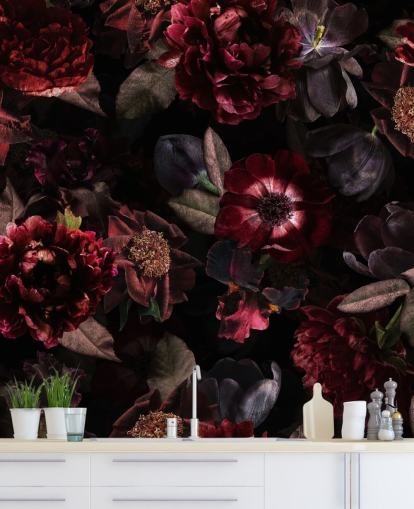 lyserødt og lilla mørkt blomstertapet vægmaleri kaldet Dark Bouquet af Uta Naumann til soveværelser og stuer lyserødt og lilla mørkt blomstertapet vægmaleri kaldet Dark Bouquet af Uta Naumann til soveværelser og stuer